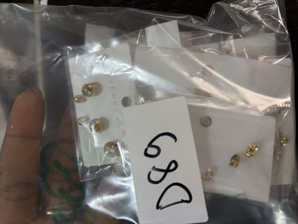 D89