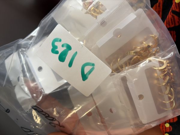 D123