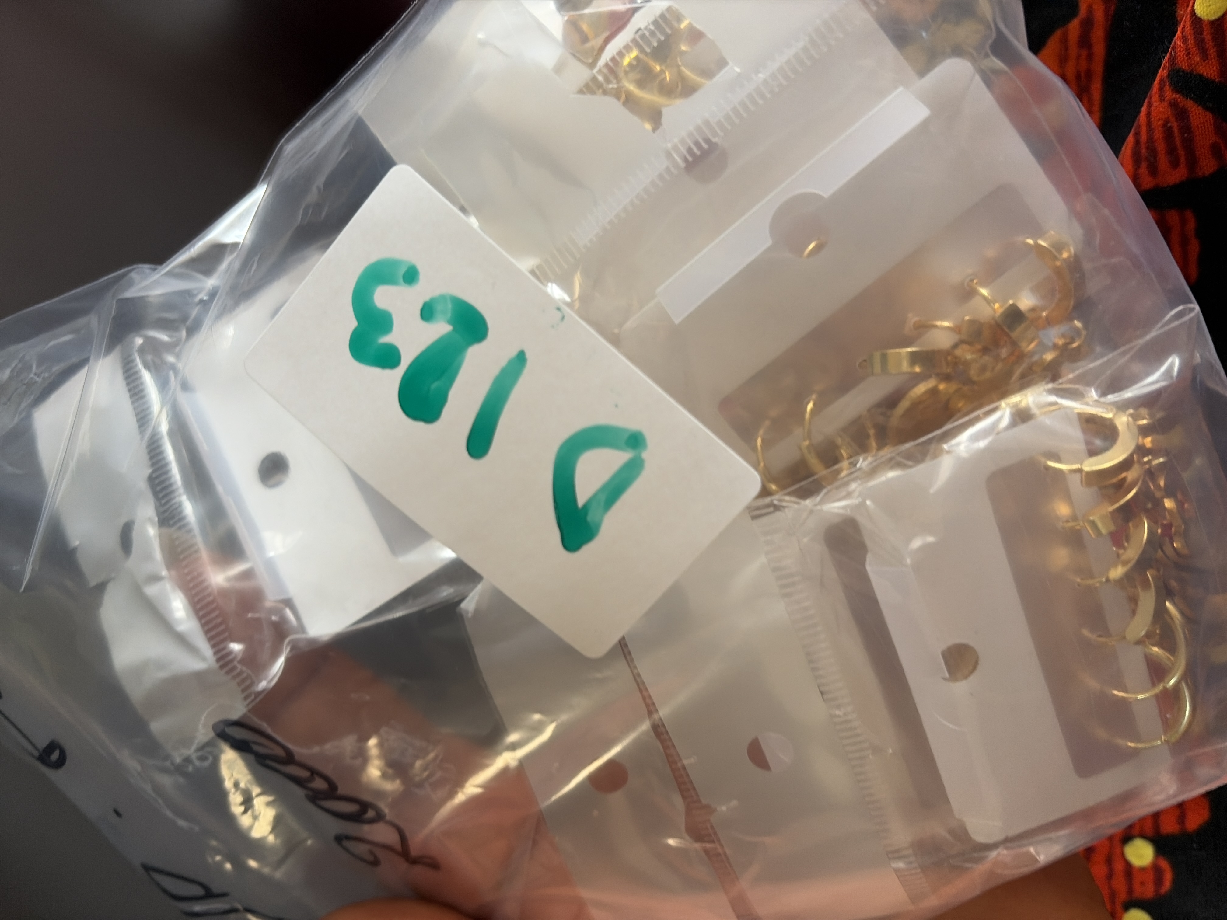 D123